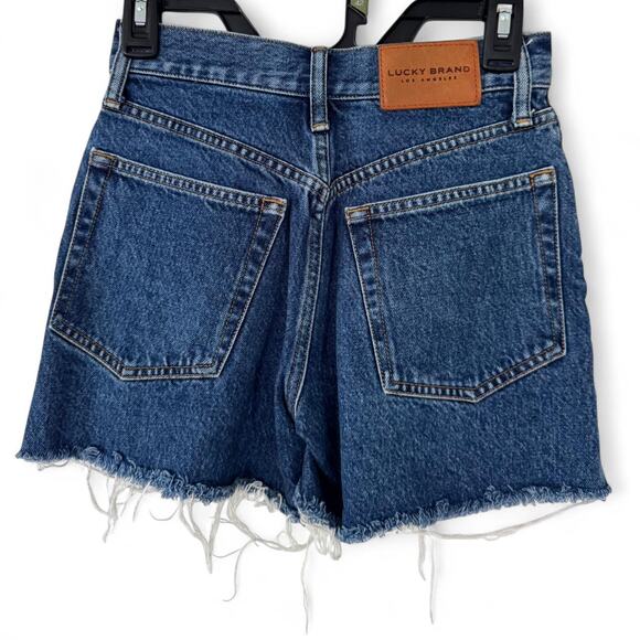 High waisted blue denim shorts - Picture 2 of 3